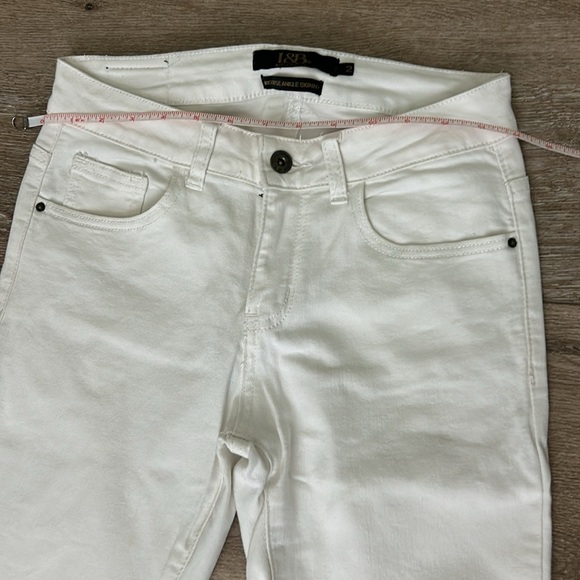 L&B Lucky and Blessed White Frayed Mid Rise Ankle Skinny Jeans Size 2 - Picture 8 of 8